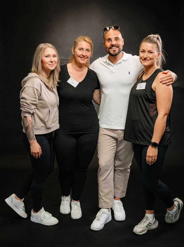 Andreas Kotte mit seinem Team – bekannt für empathische Führung, positive Energie und persönliche Betreuung im Coaching der Körperverwandlung.